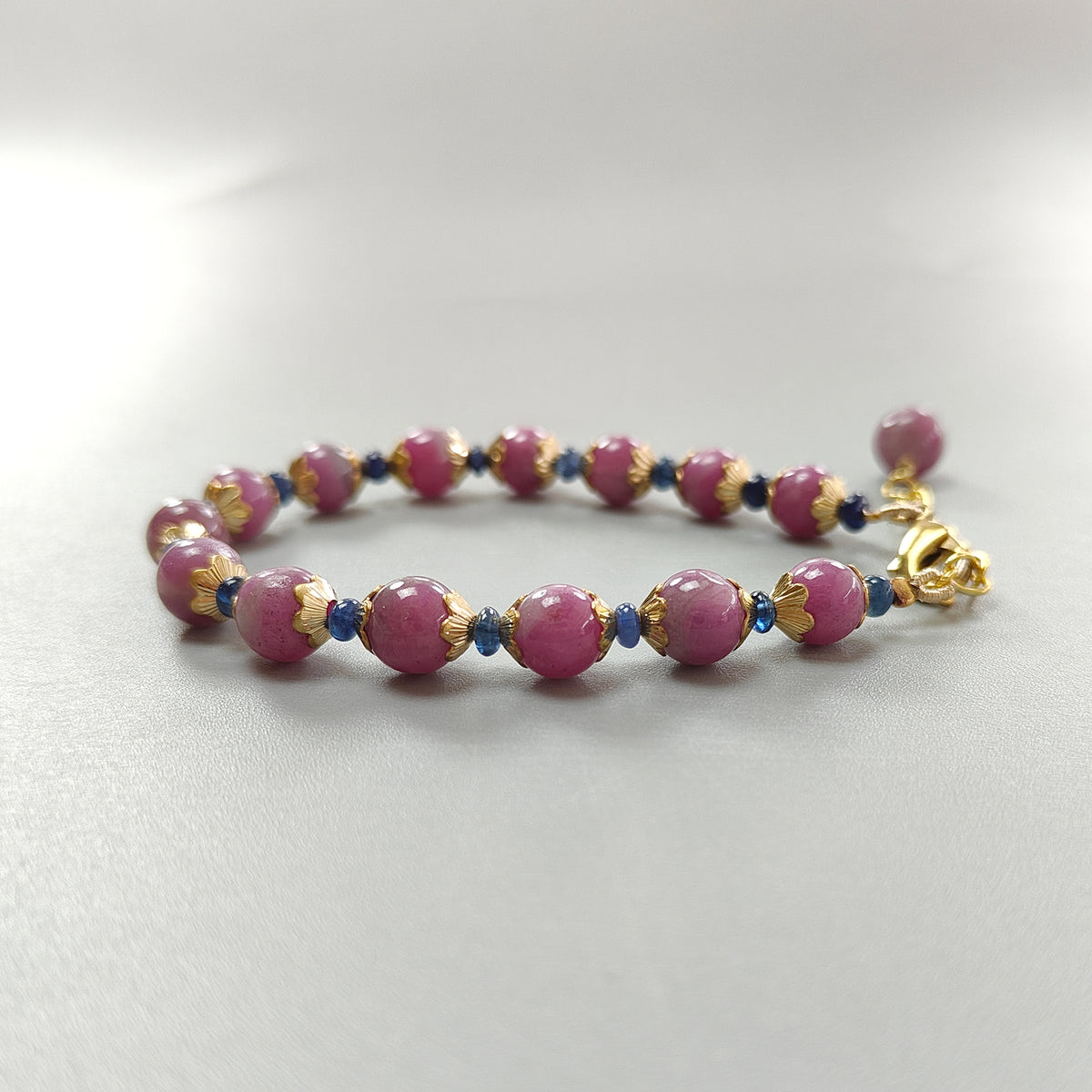73.95cts Natural Zoisite Ruby & Blue Sapphire Beads Round Plain Brass Bracelet 6.20"