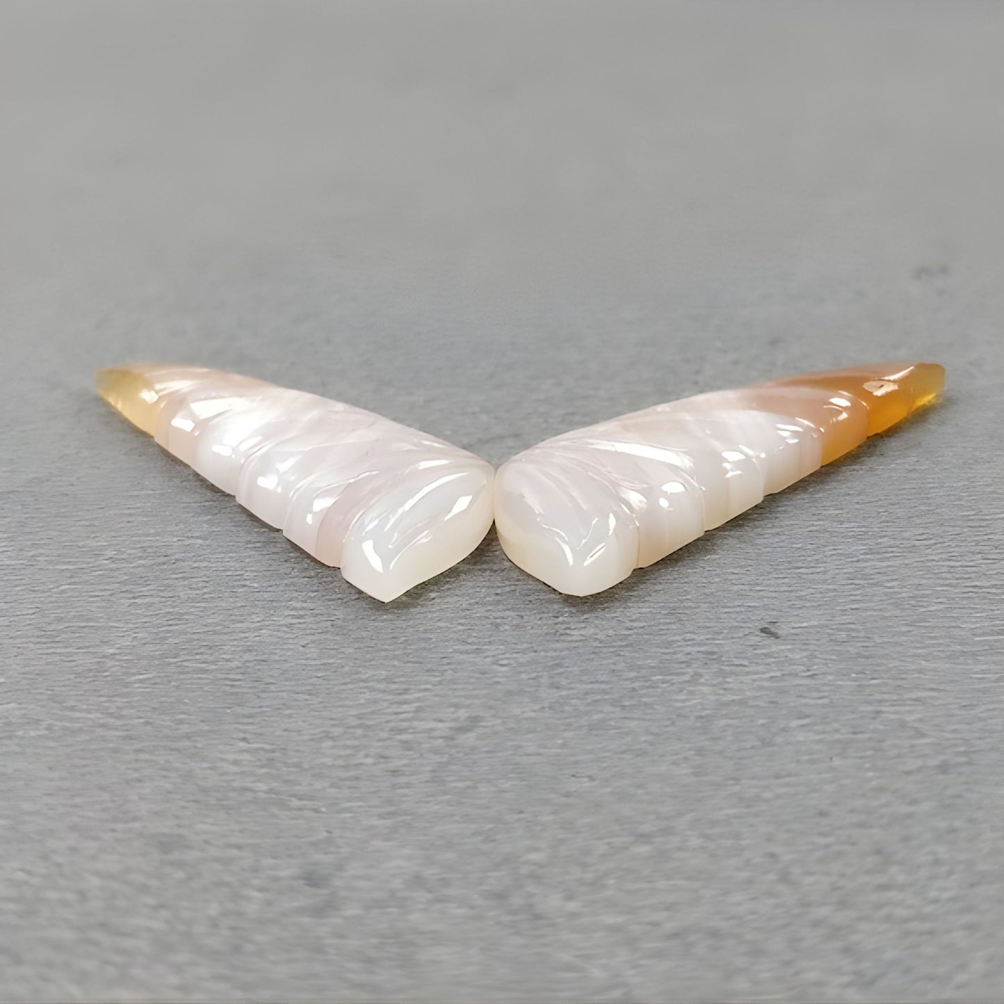 玛瑙蝴蝶雕刻