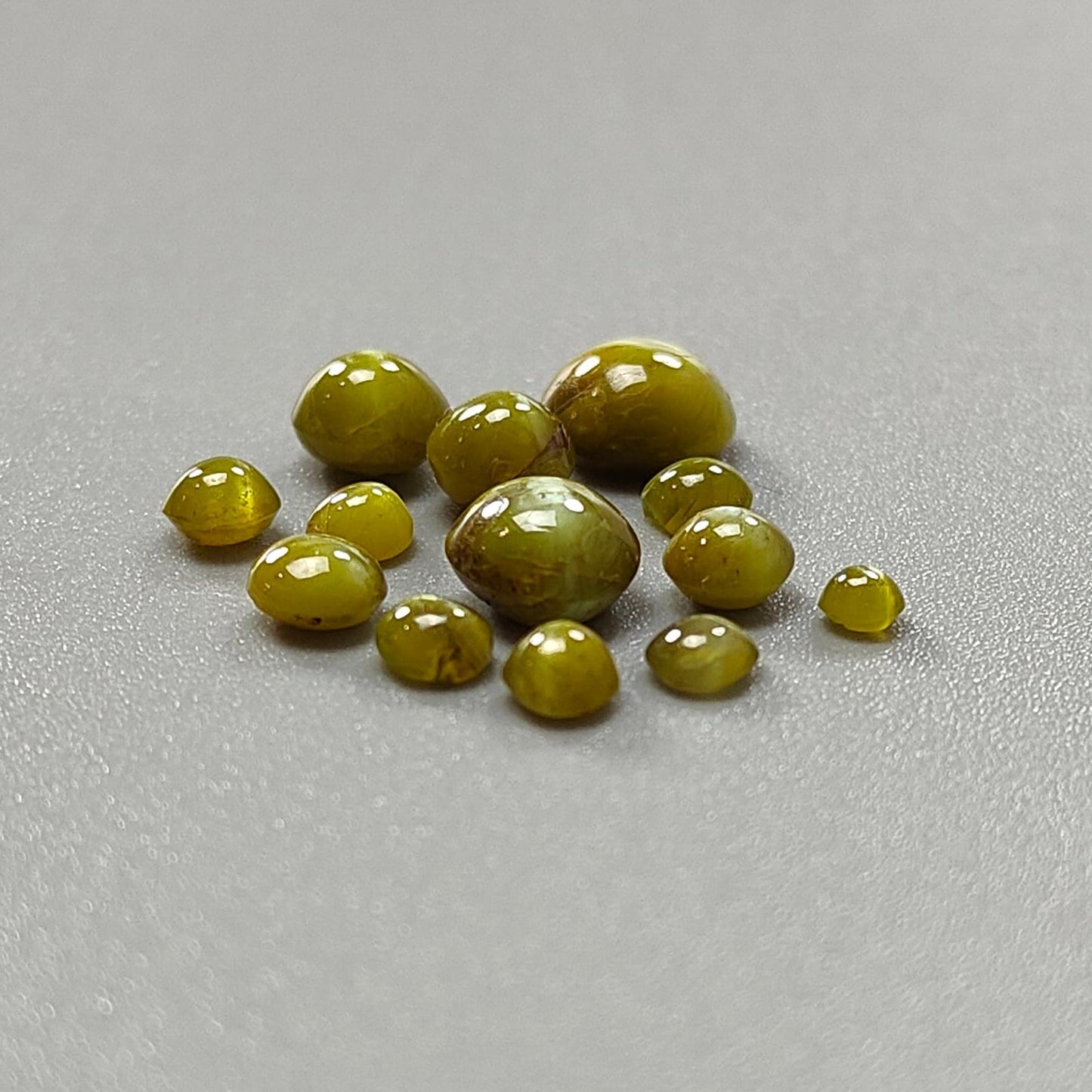 Chrysoberyl Cat's Eye Gemstone Cabochon: Natural Untreated Unheated Cat's Eye Round Shape 12pcs, 13pcs Lots For Jewelry June Birthstone