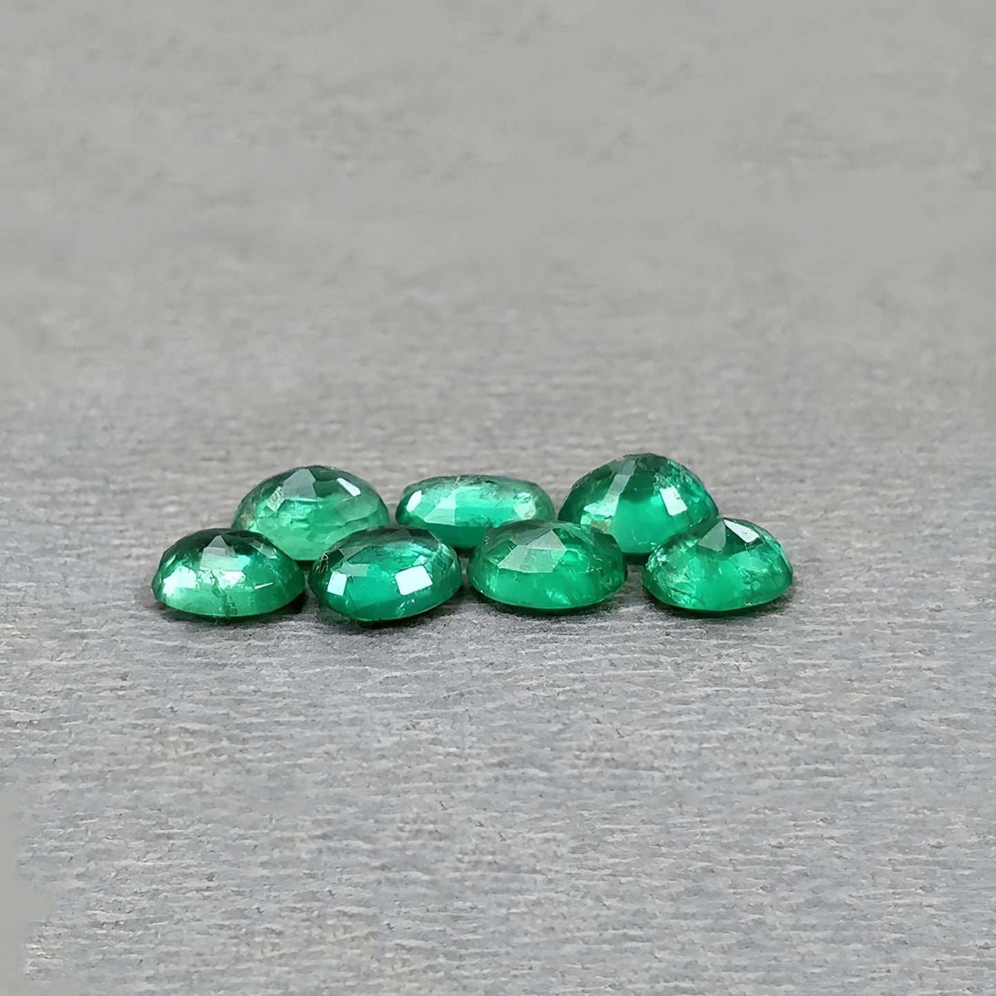 1.95cts Green Emerald Gemstone Faceted Cut Natural Untreated Oval Shape 7pcs