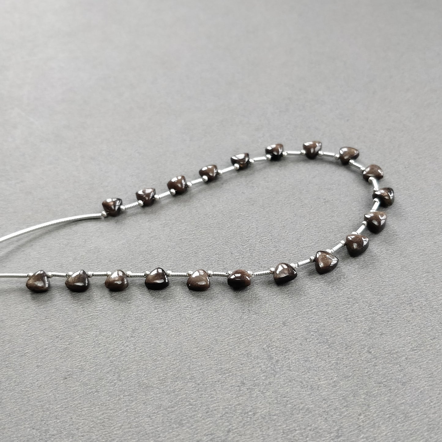 Golden Brown Chocolate Sapphire Gemstone Cabochon Loose Beads : 28.00cts Natural Unheated Triangle Plain Nuggets 6mm