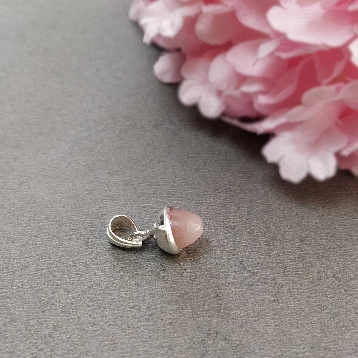 2.02gms Peach Moonstone Gemstone 925 Silver Mini Size Bullet Pendant Normal Loop 0.8"