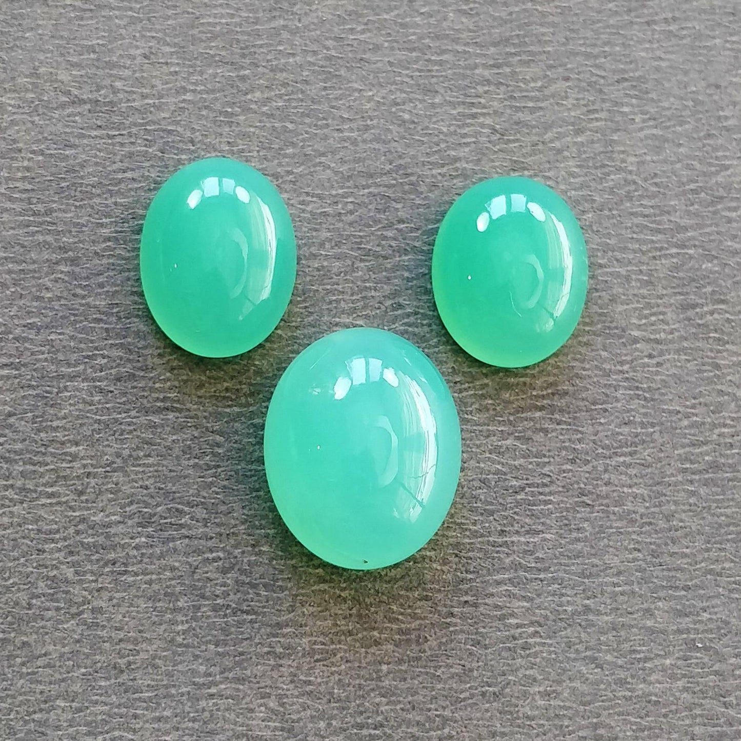 GREEN CHRYSOPRASE Gemstone Cabochon : Natural Untreated Unheated Chrysoprase Oval Egg Shape Set