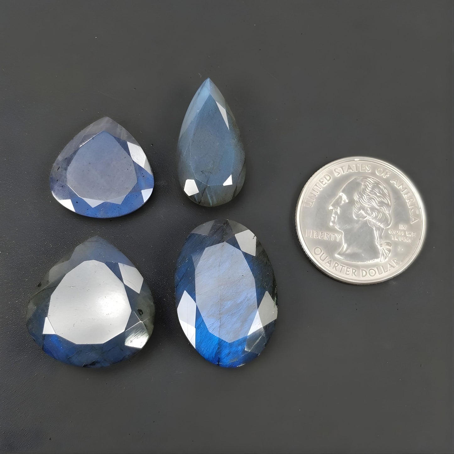 ラブラドライトのファセットカット