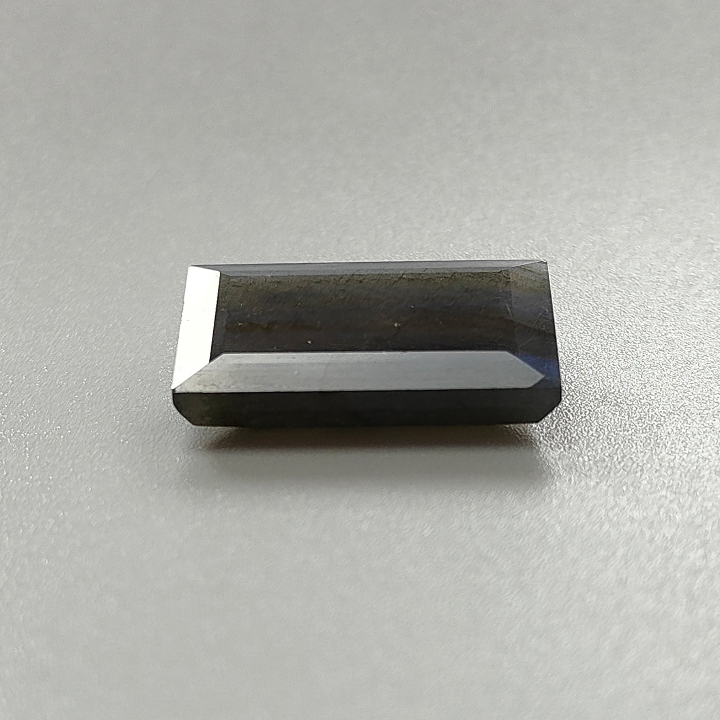 Labradorite taglio sfaccettato