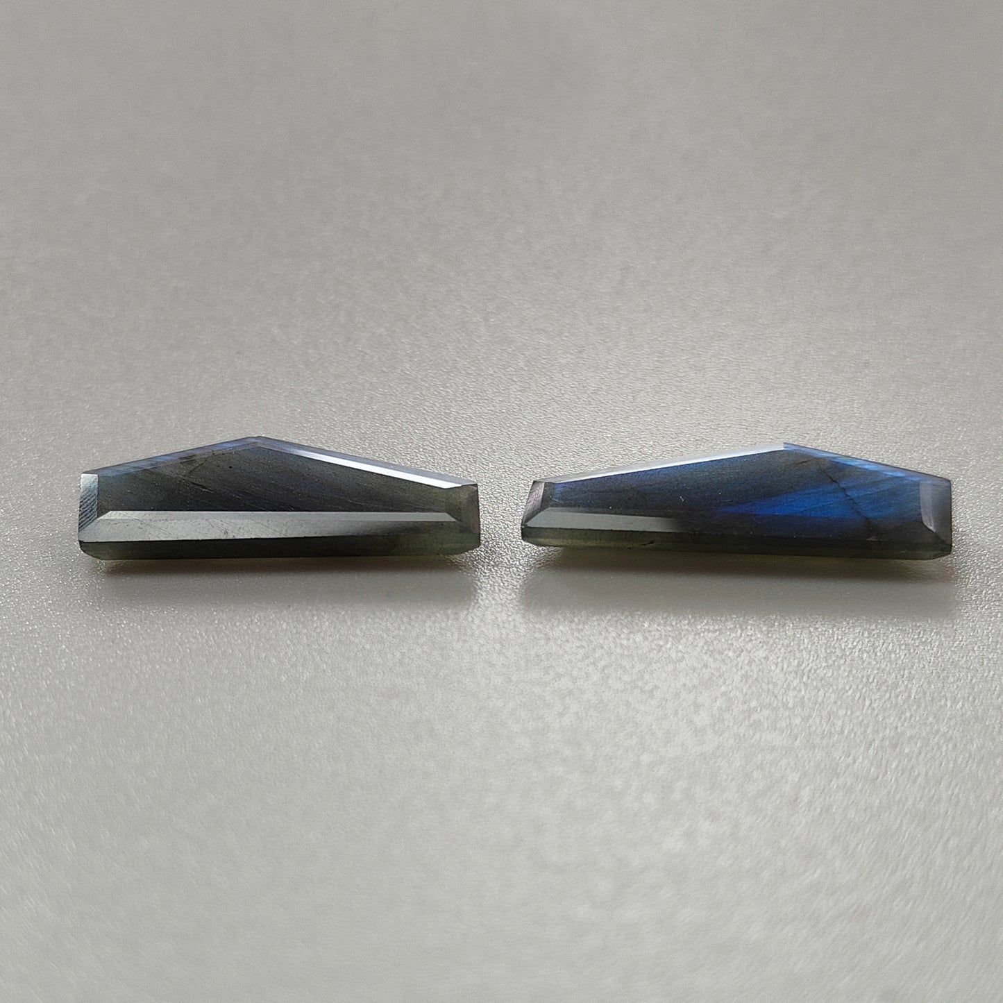 قطع اللابرادوريت متعدد الأوجه