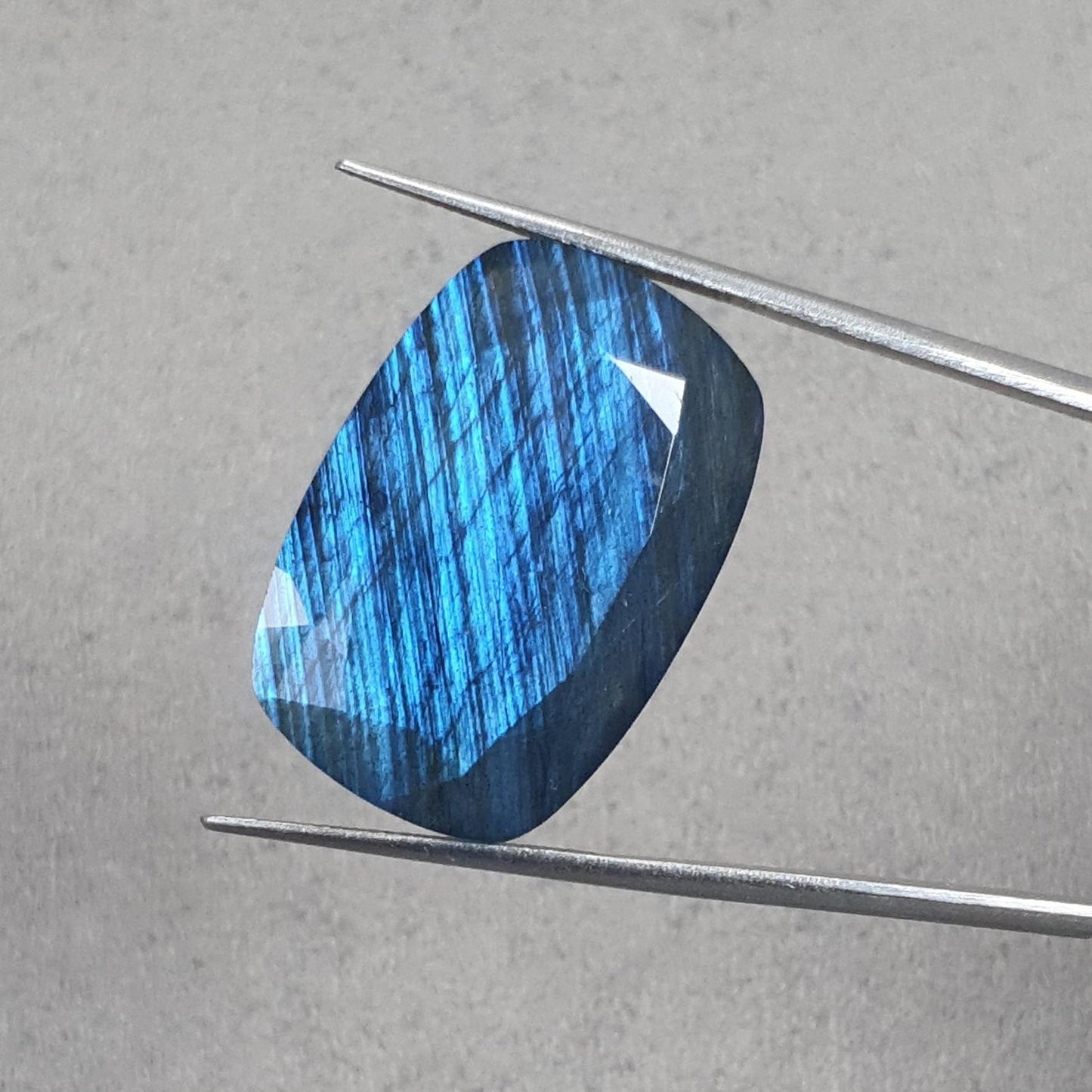 34.50cts Natural Untreated Unheated Blue Labradorite Cushion Shape 1pc For Jewelry 29*20mm