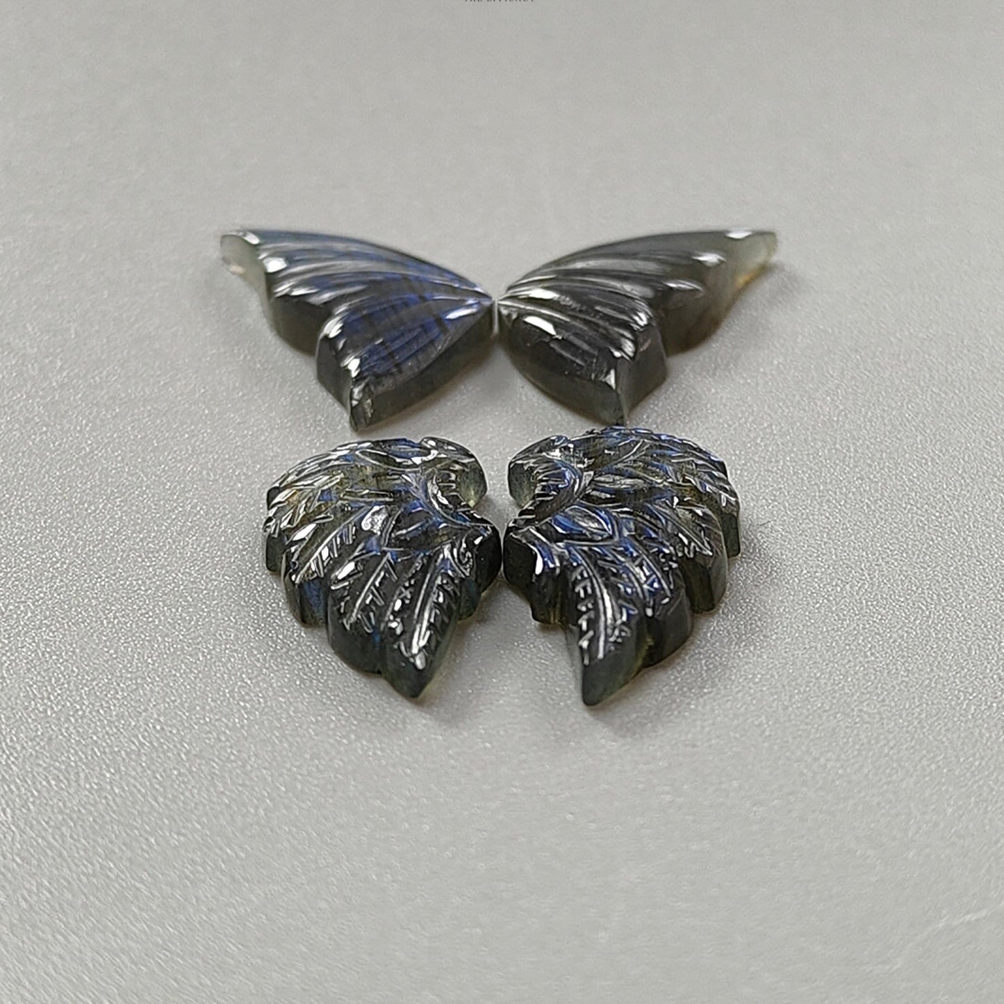 ラブラドライトの蝶、天使の羽の彫刻