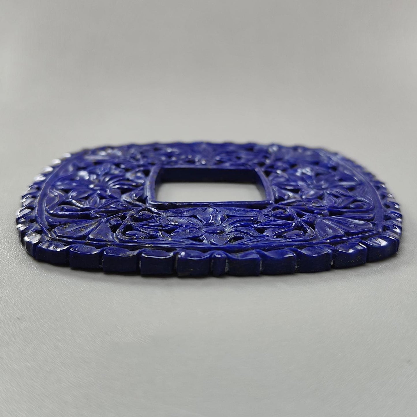 نحت اللازورد