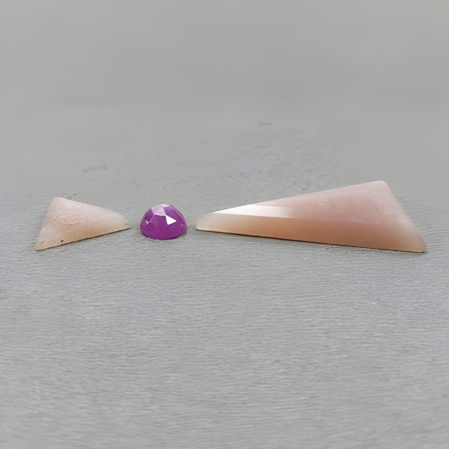 月光石、蓝宝石用于珠宝