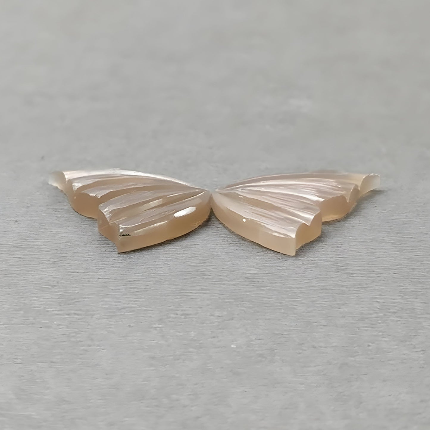 pietra di luna naturale non trattata