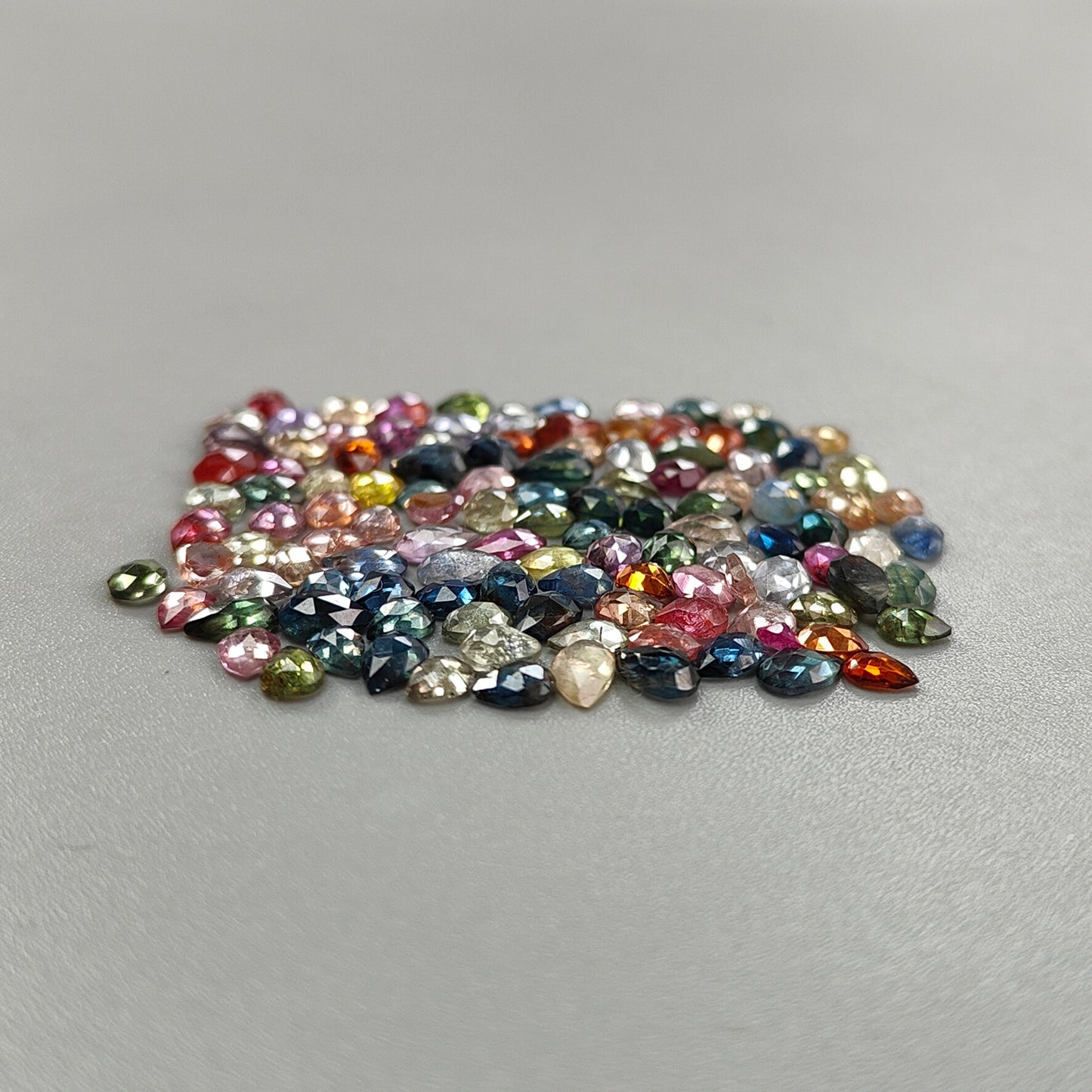 Mehrfarbiger Saphir für Schmuck
