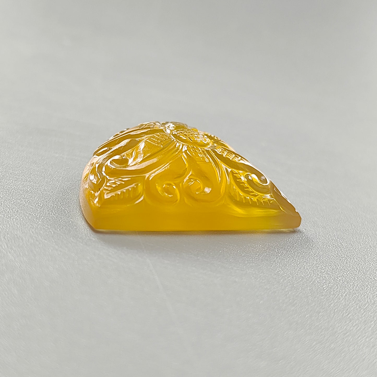 Yellow Opal Gemstone Carving: 47.60cts Natural Untreated Opal October Birthstone Hand Carved Triangle Shape 39*32mm 1pcs For Jewelry