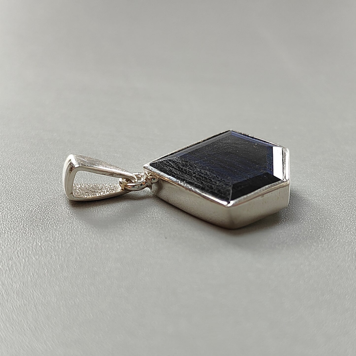 Blue Labradorite Faceted Silver Pendant: 5.8gms Natural Untreated Labradorite Fancy Shape 925 Sterling Silver Bezel Set Pendant 1.50"