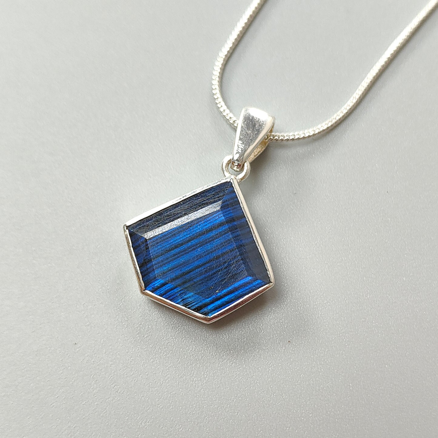 5.8gms Natural Blue Labradorite Gemstone 925 Sterling Silver Bezel Set Pendant 1.50"