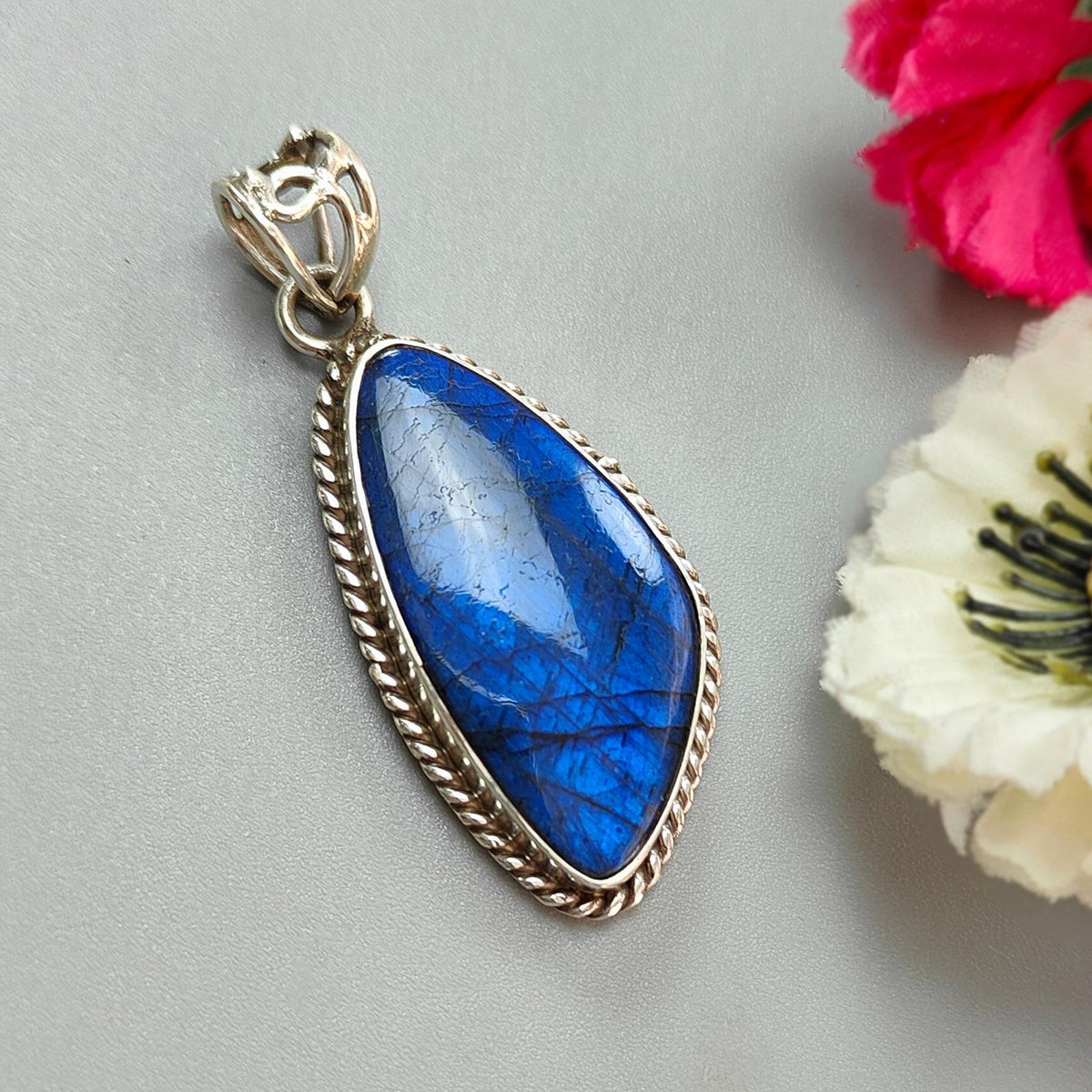 12.34gms Natural Labradorite Gemstone 925 Sterling Silver Bezel Set Pendant 2"