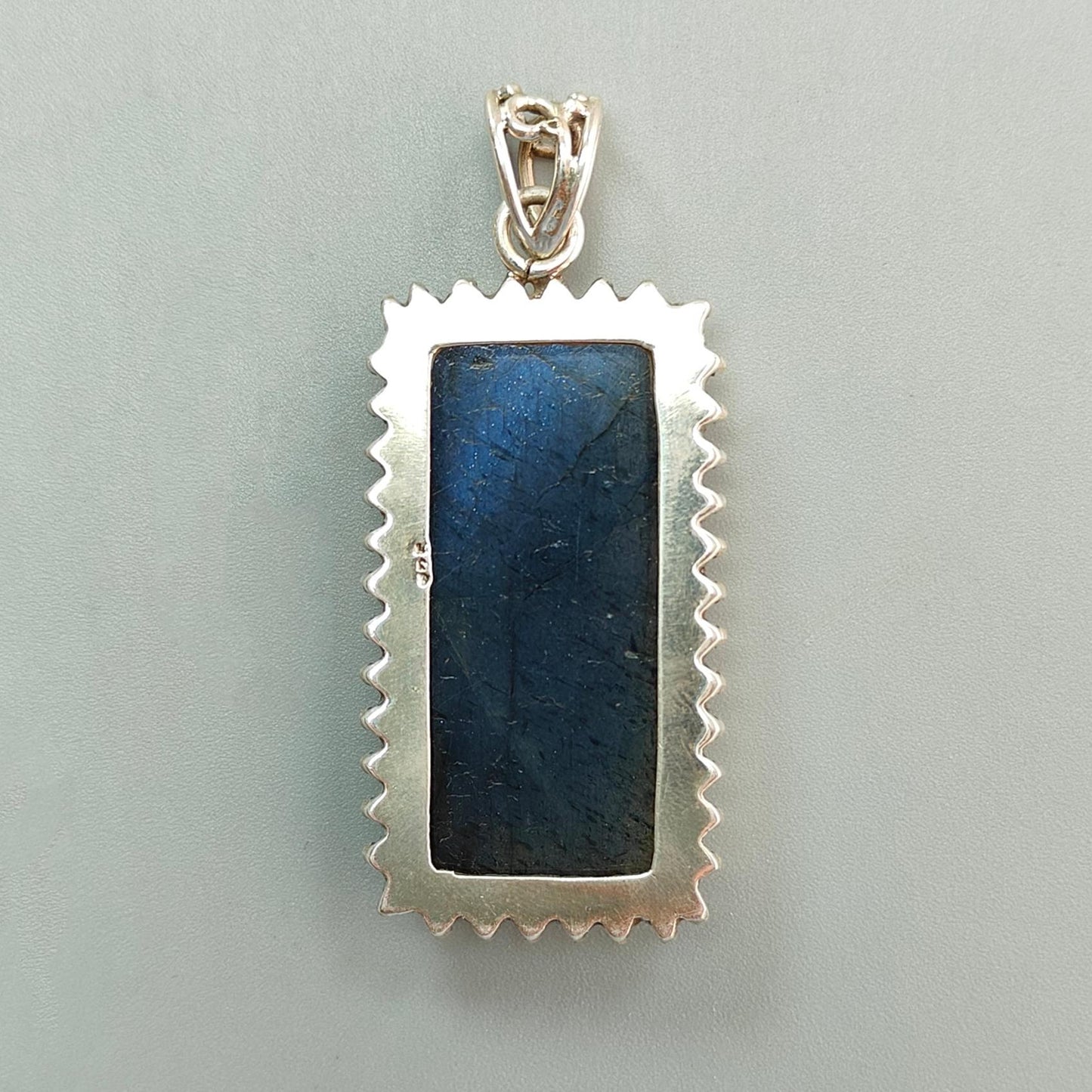 18.46gms Natural Labradorite Plain Gemstone 925 Silver Bezel Set Pendant 2.30"