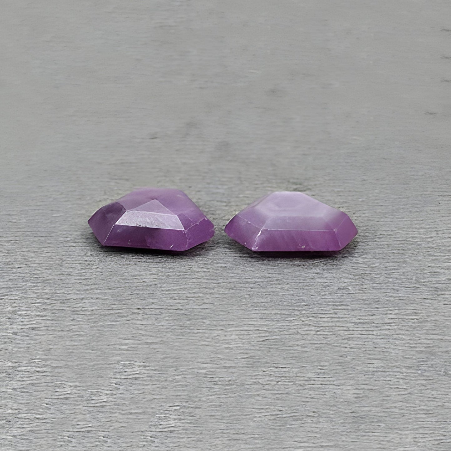 天然未经处理的宝石蓝宝石