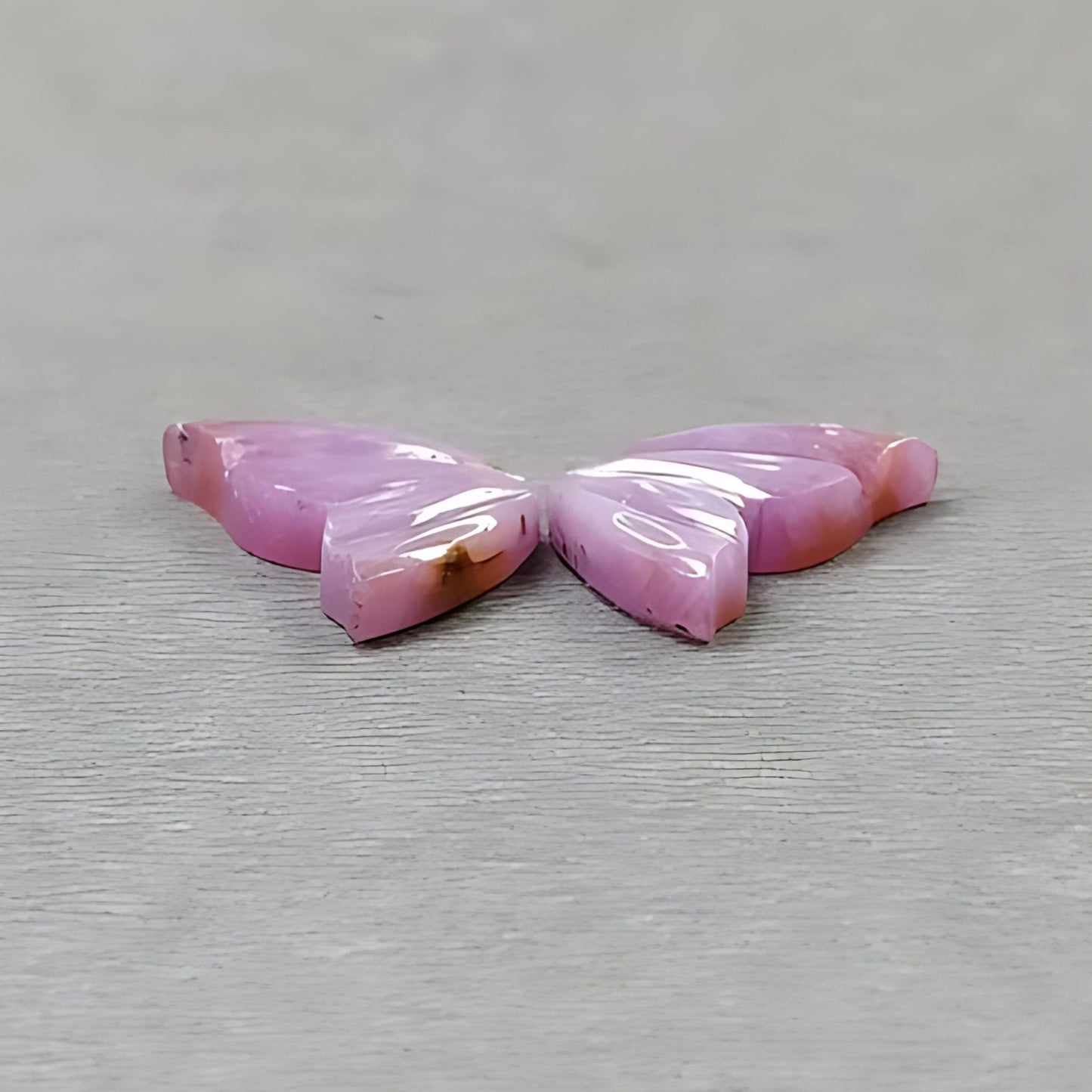 天然未经处理的蓝宝石