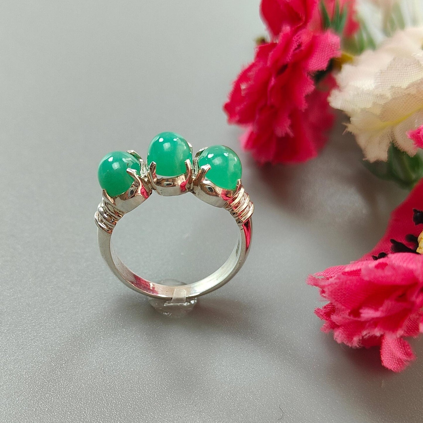 Green Chrysoprase Cabochon Silver Ring: 5.22gms Natural Untreated Chrysoprase Oval Shape Plain 925 Sterling Silver Prong Set Ring 8 US