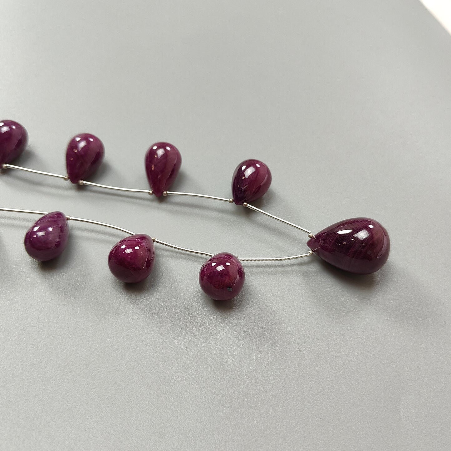 400.00cts Natural Untreated Red Ruby Gemstone Teardrop Shape Beads 20mm - 28mm for Jewelry