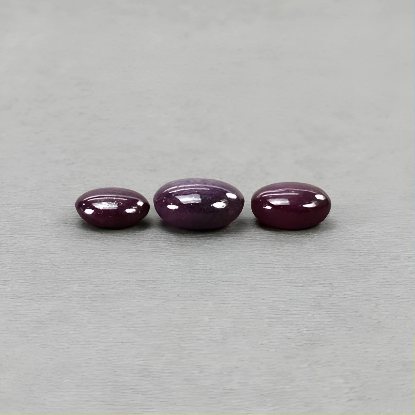 20.45cts Natural Untreated Star Ruby Gemstone Oval Shape Cabochon 10.5*9mm - 13*11mm 3pcs