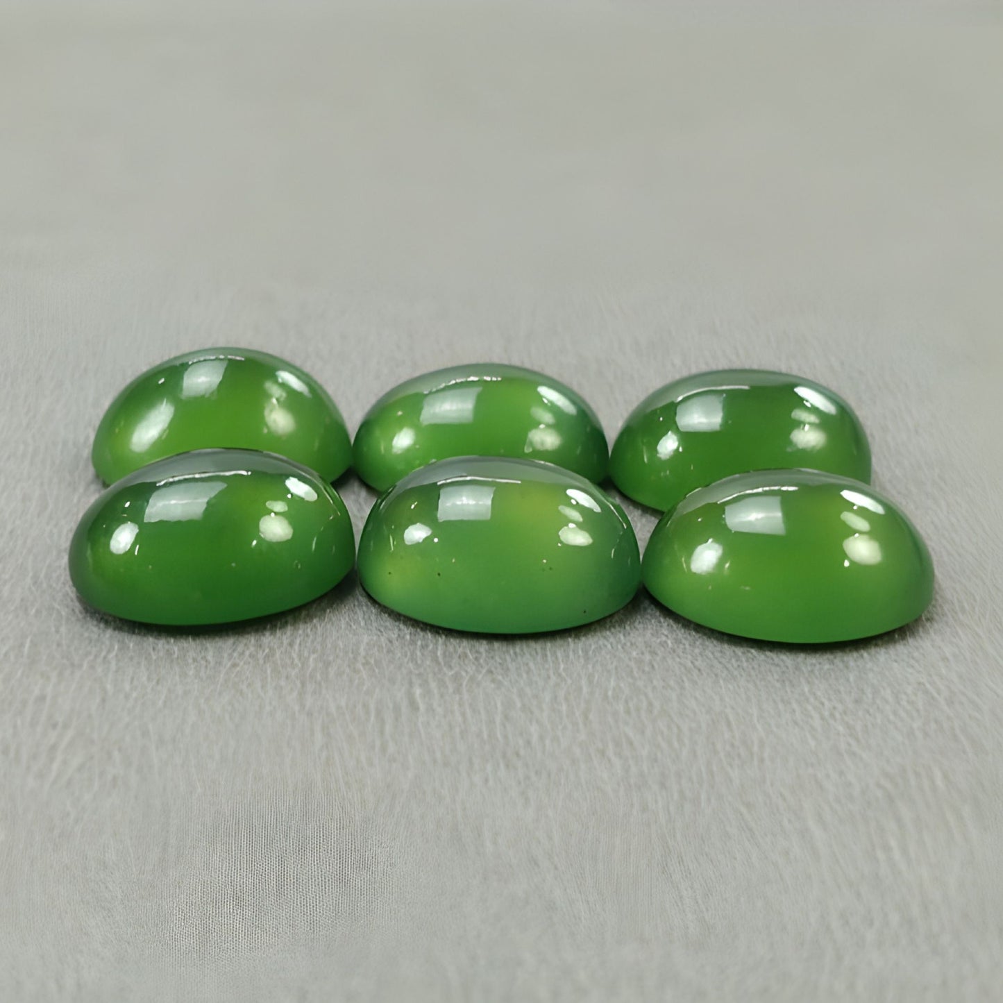 Serpentin-Naturedelstein