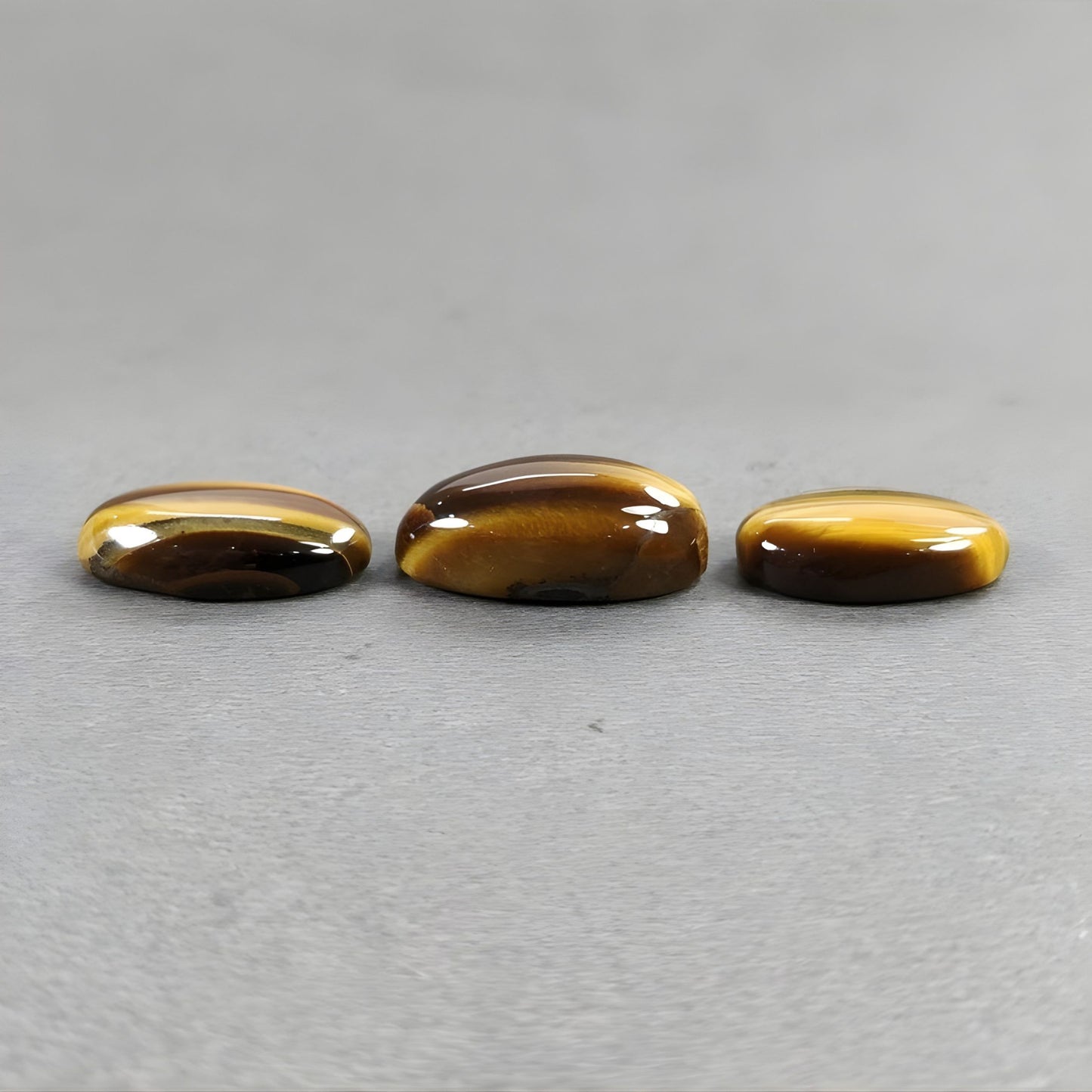 Tigerauge-Cabochon-Edelstein