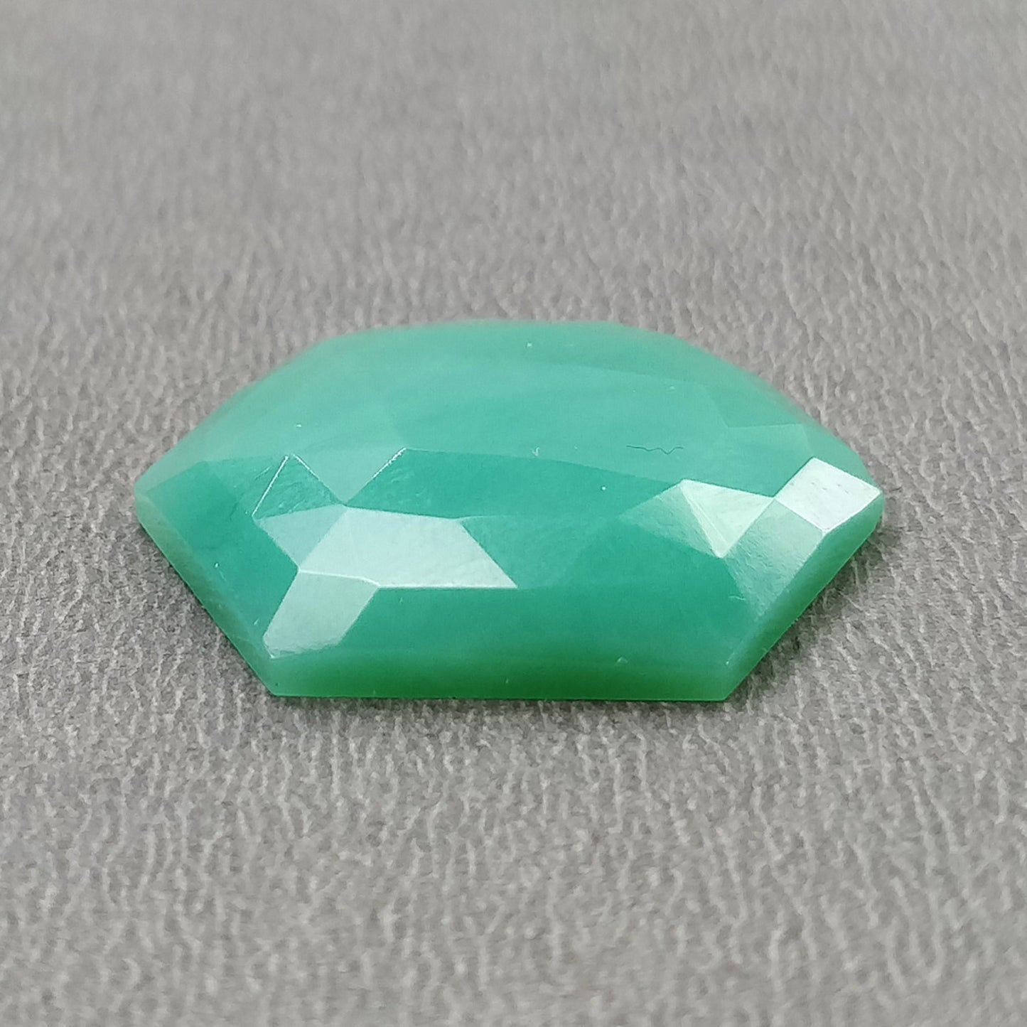 Chrysoprase Gemstone