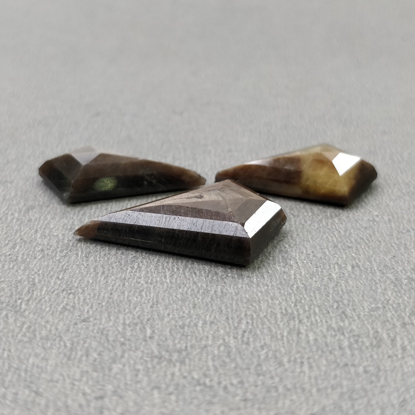 Golden Brown CHOCOLATE SAPPHIRE Gemstone Normal Cut : 37.50cts Natural Untreated Unheated Uneven Shape 23*14mm - 26*18mm 3pcs (With Video)