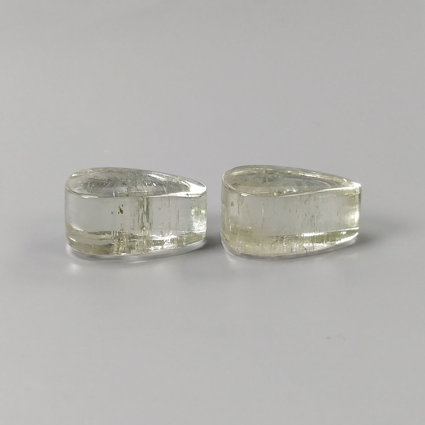 KUNZITE Gemstone Cabochon Cut : Natural Untreated Unheated Green Kunzite Uneven Shape 20.5*14mm Pair