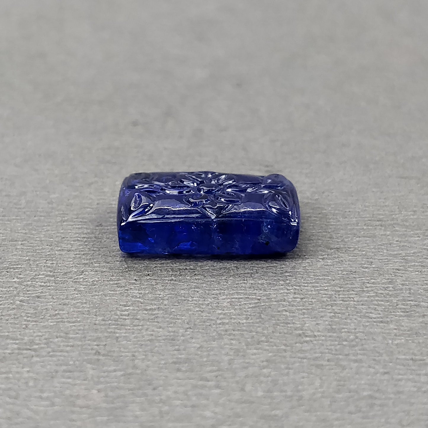 Blue tanzanite