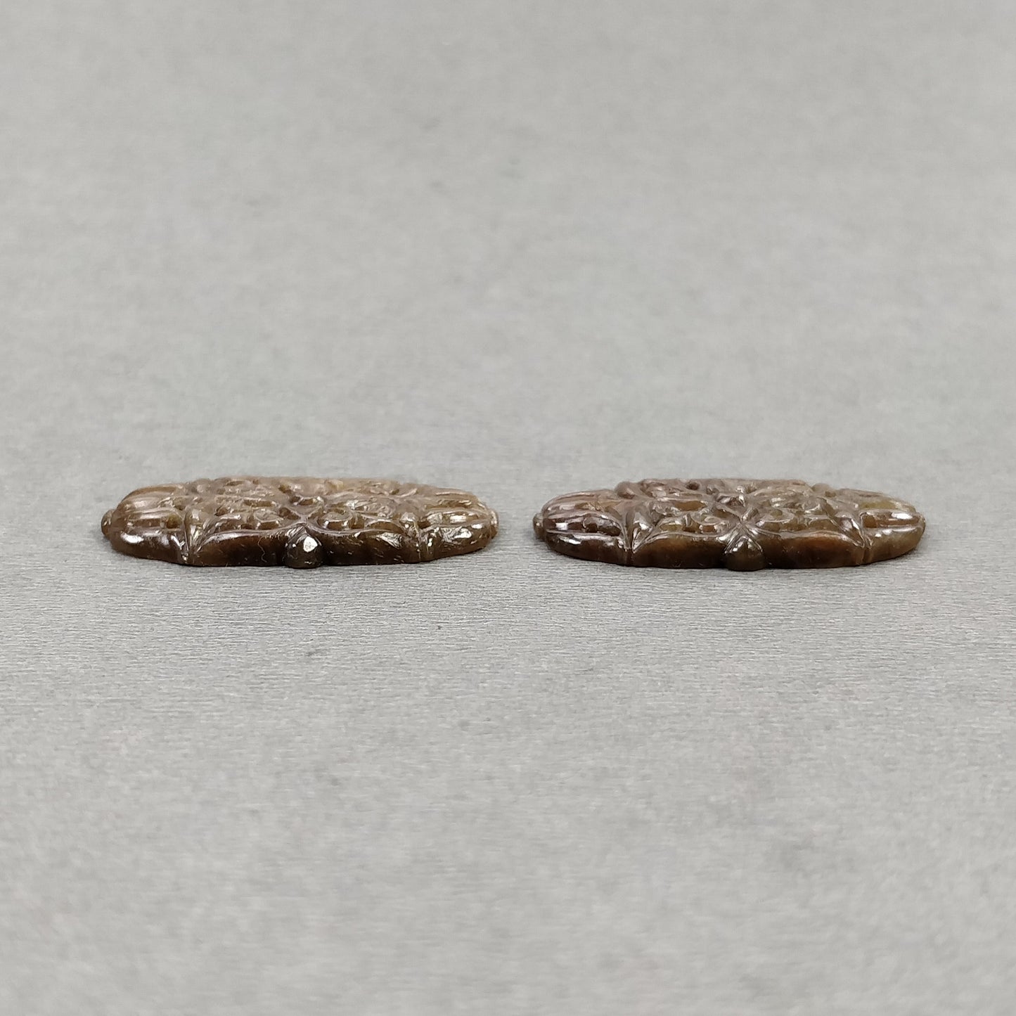 GOLDEN BROWN Chocolate Sheen SAPPHIRE Gemstone Carving : 41.50cts Natural Untreated Sapphire Hand Carved Oval 32*17.5mm Pair (With Video)