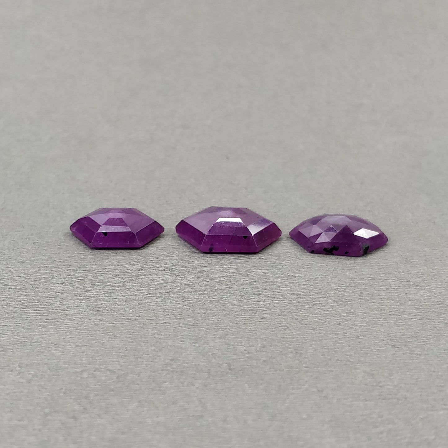 Sapphire Gemstone Step Cut : 33.75cts Natural Untreated Raspberry Purple Pink Sapphire Hexagon Shape 16*14mm - 18.5*16mm 3pcs