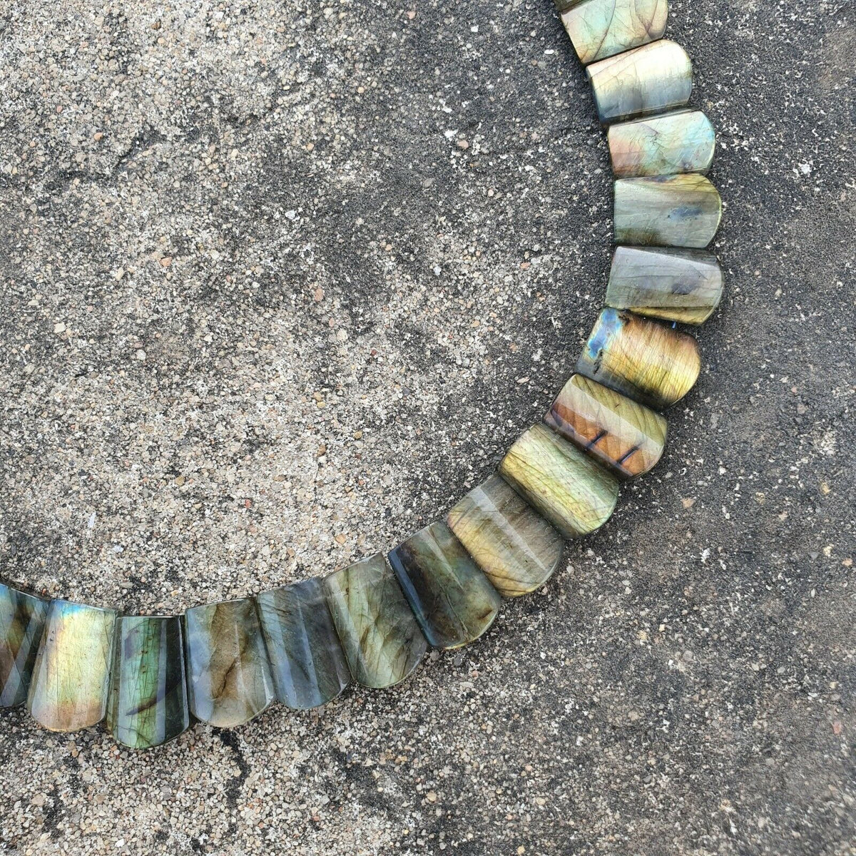56.40gms Natural Rainbow Flashing Labradorite Gemstone Fancy Choker Necklace 14.5"