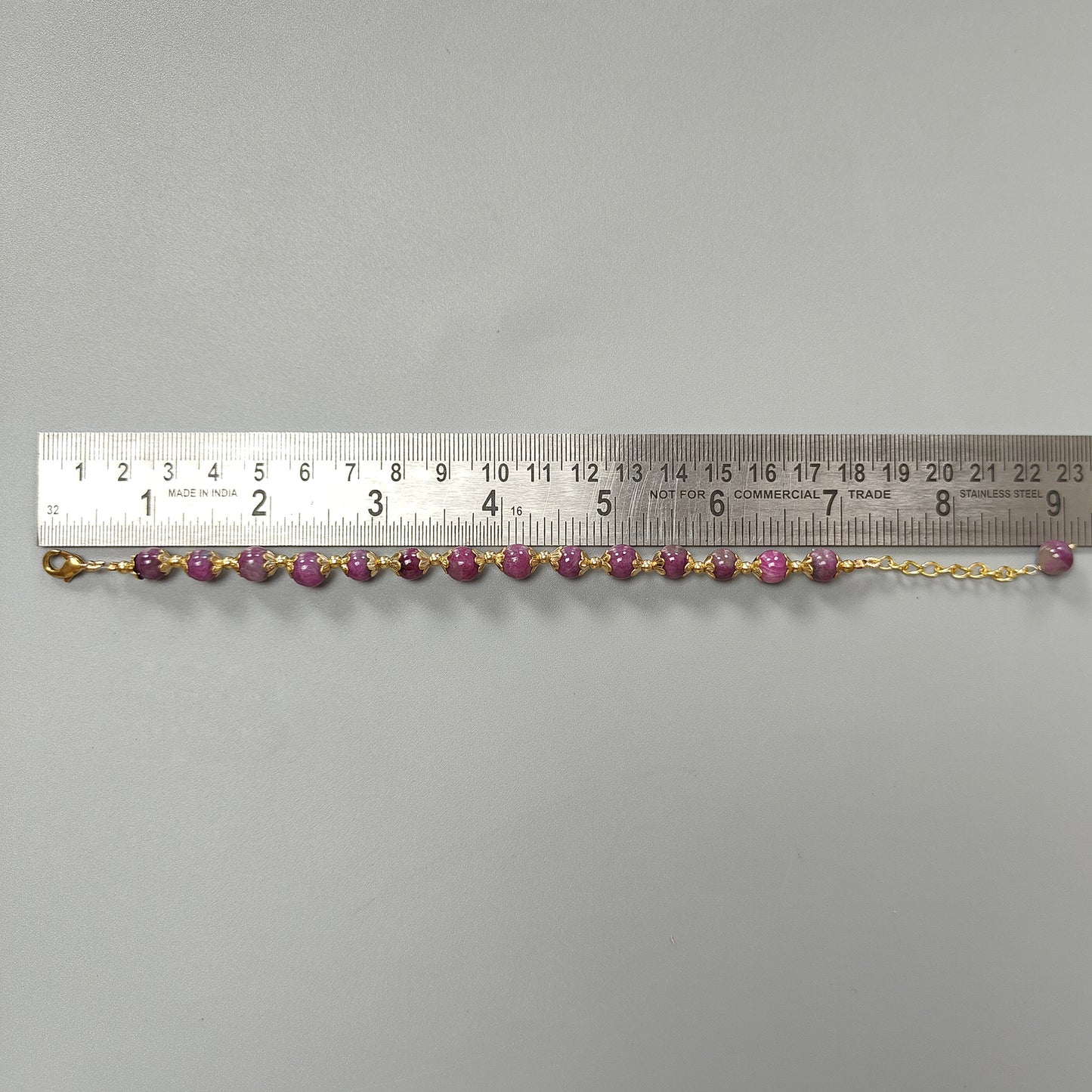 Zoisite Ruby Beads Bracelet: 75.00cts Natural Untreated Zoisite Ruby Round Plain Brass Bracelet 7mm 6.30"