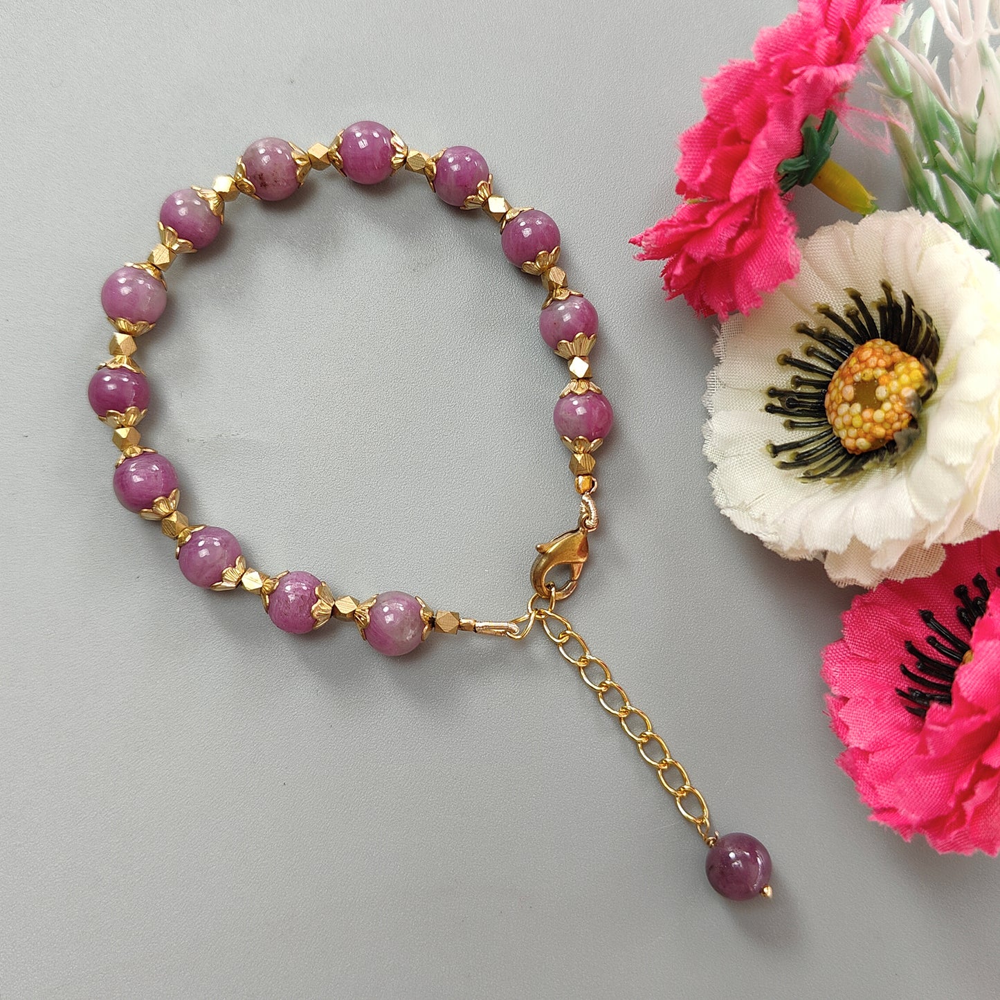 Zoisite Ruby Beads Bracelet: 78.00cts Natural Untreated Zoisite Ruby Round Plain Brass Bracelet 7mm 6.30"