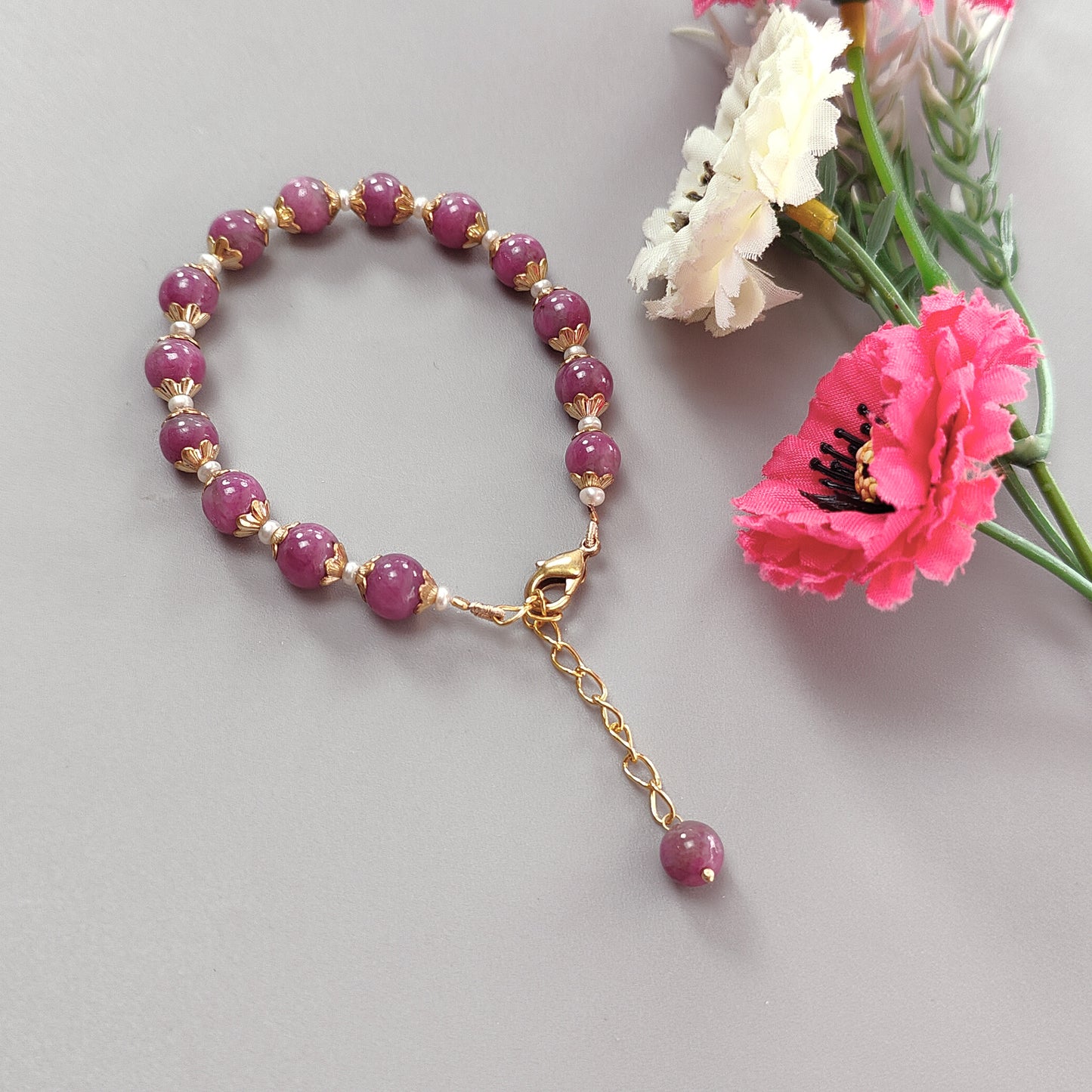 Zoisite Ruby & White Pearl Beads Bracelet: 74.60cts Natural Untreated Zoisite Ruby Round Plain Brass Bracelet 3mm - 7.5mm 6"