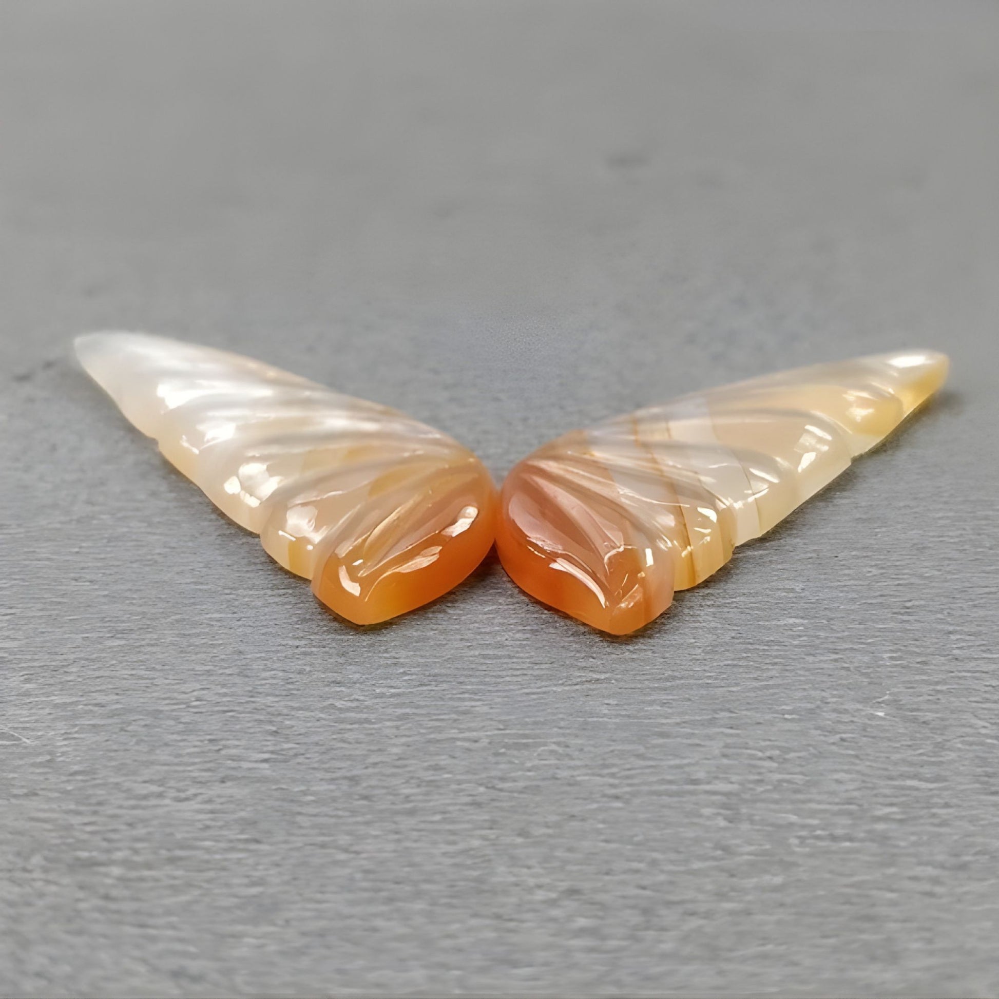 玛瑙雕刻宝石