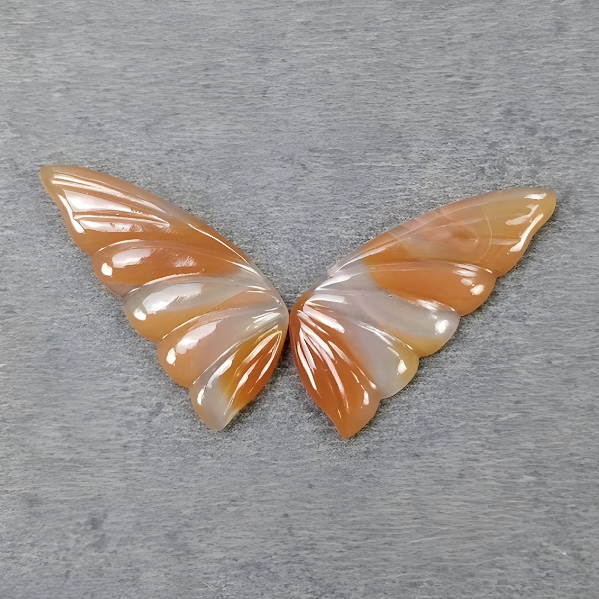 intaglio di farfalla in agata