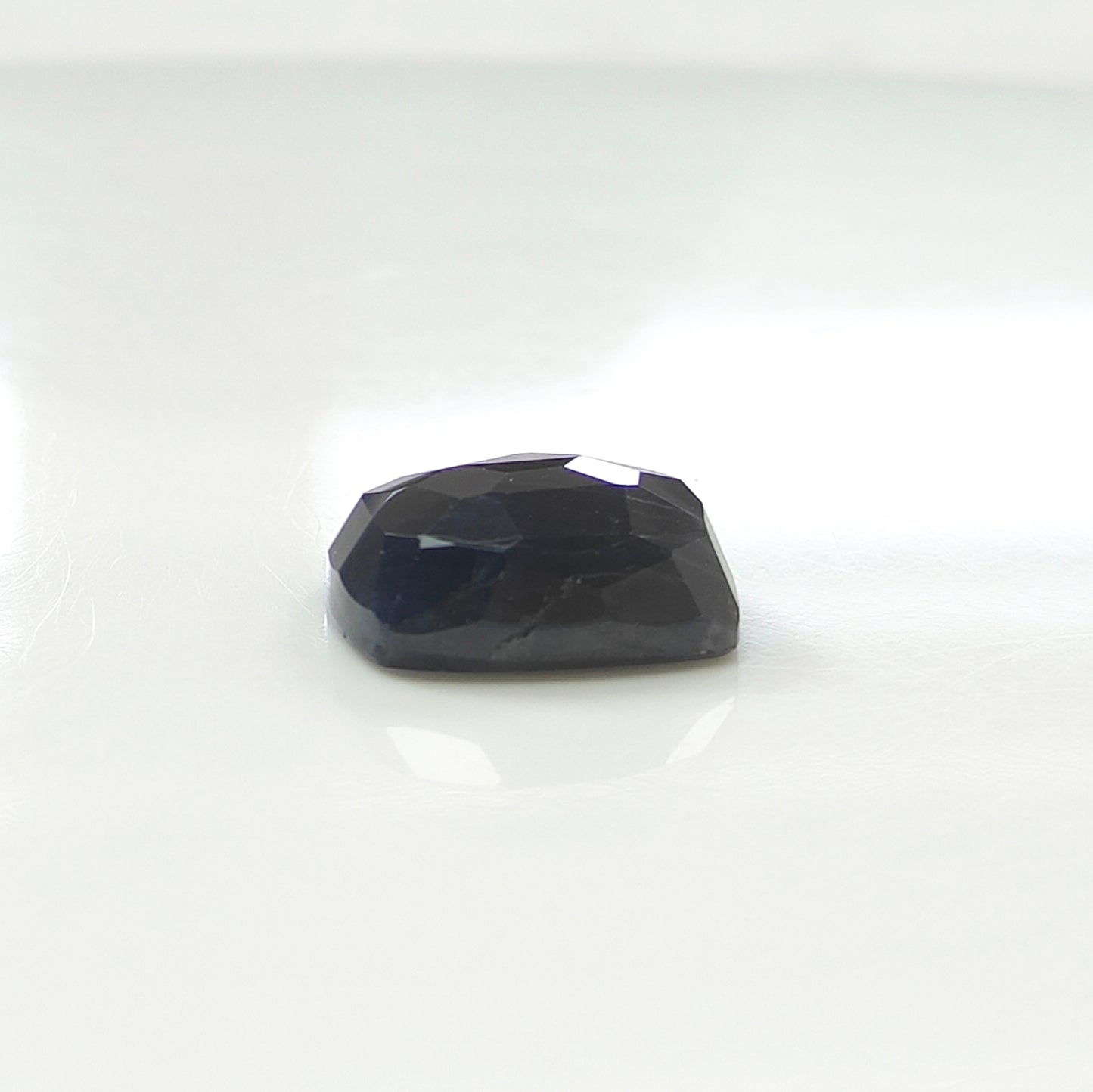 gemma di zaffiro blu