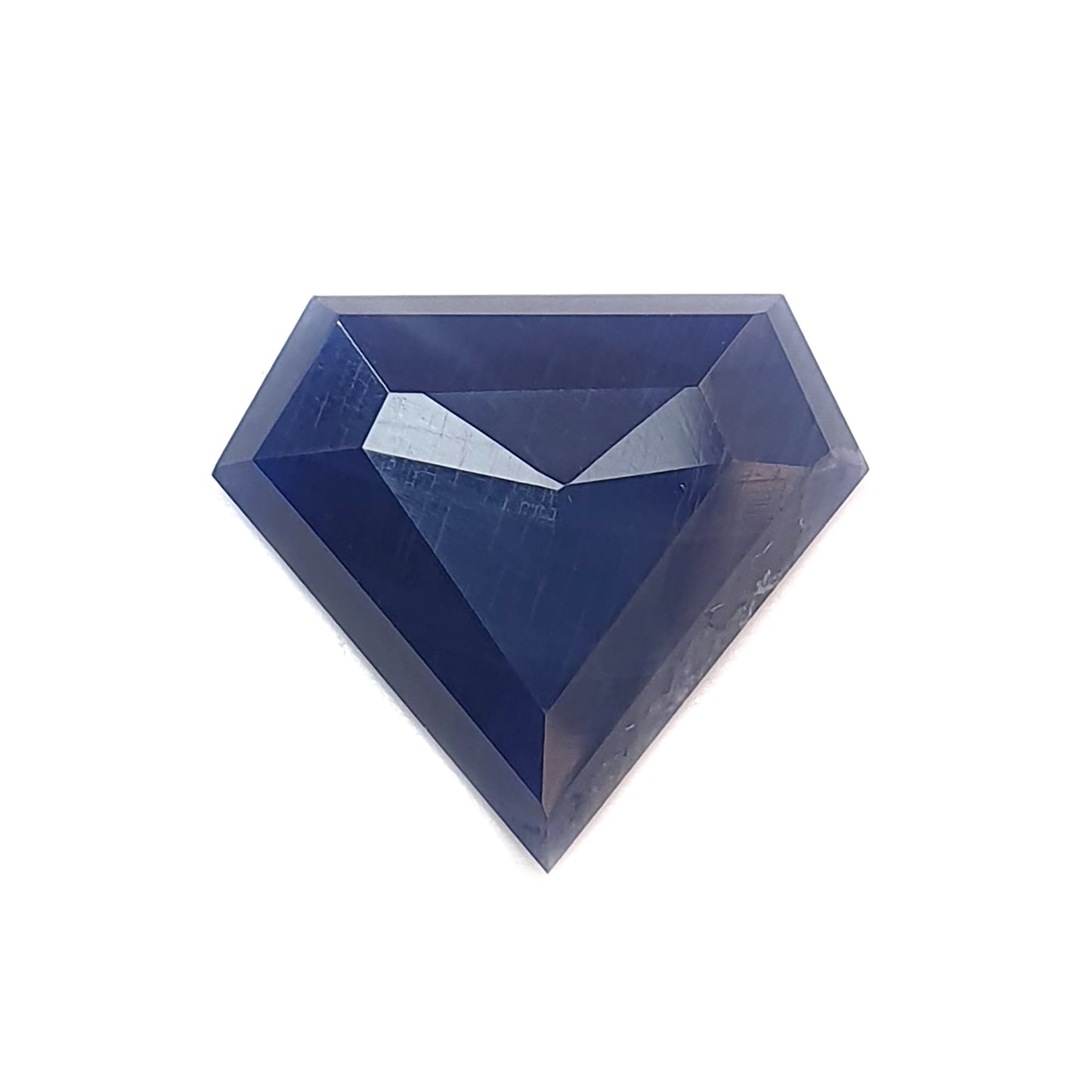 蓝色蓝宝石阶梯切割