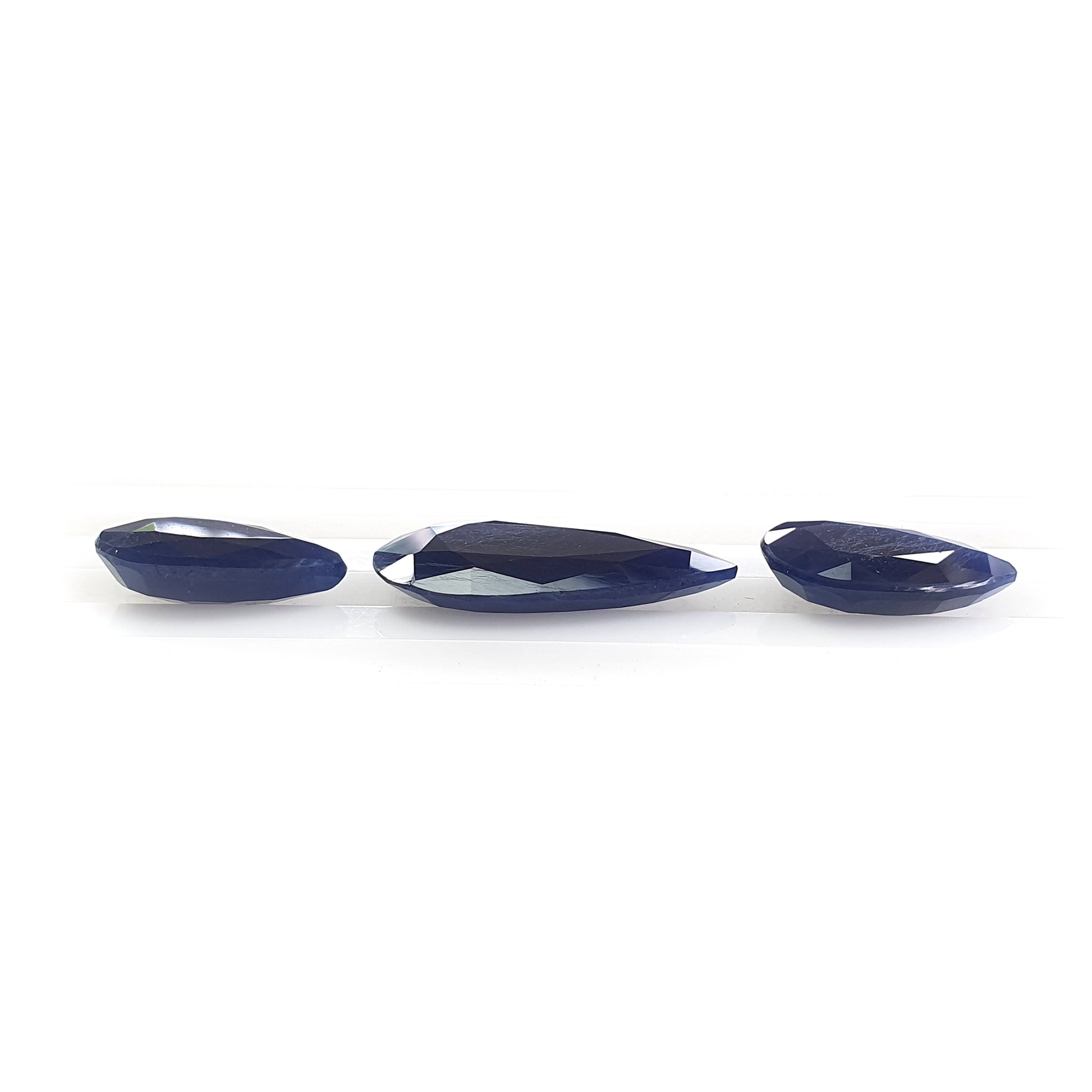 Unbehandelter blauer Saphir