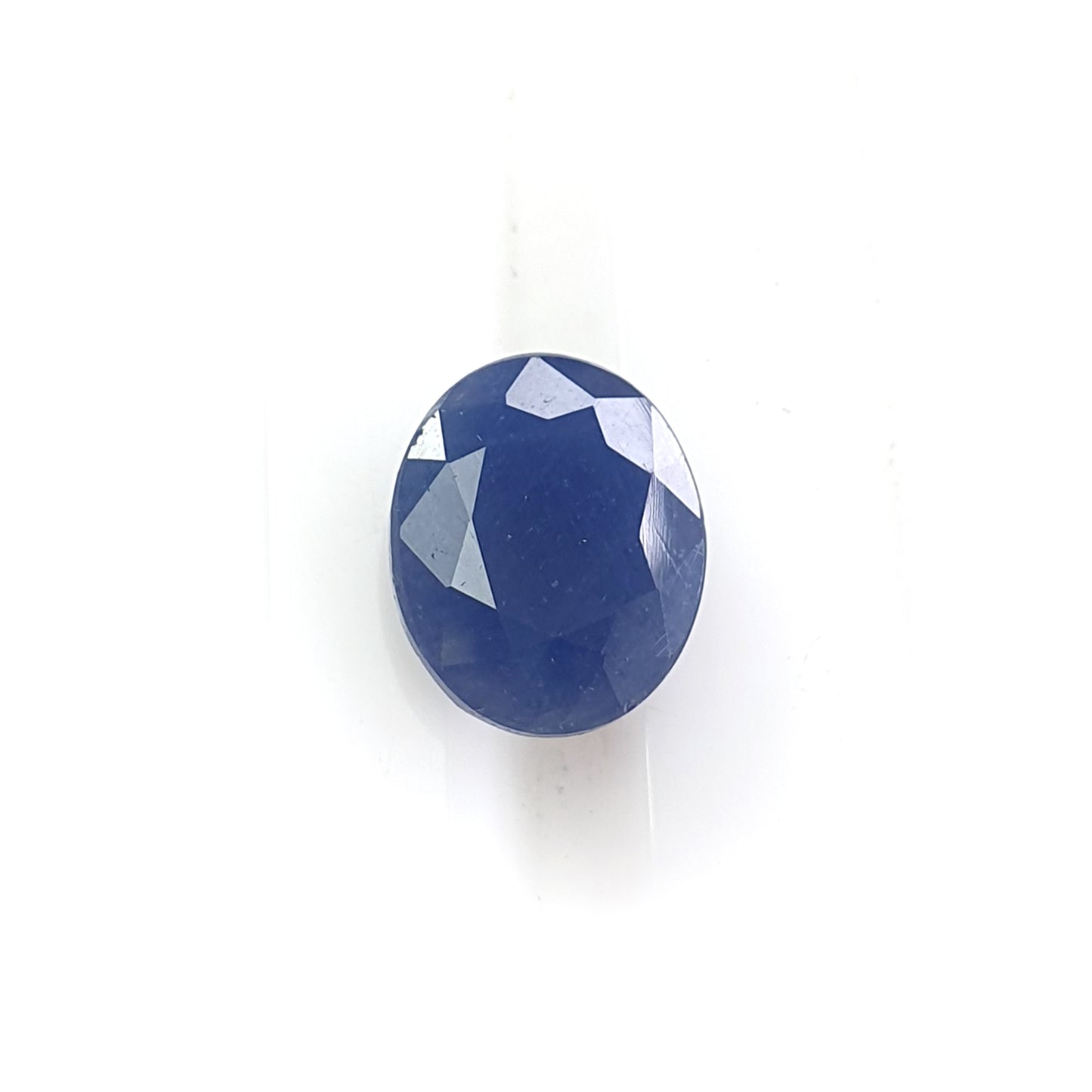 blue sapphire gemstone faceted cut