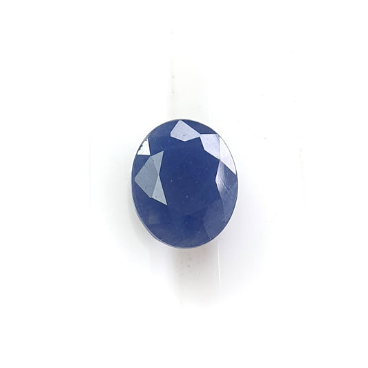 blue sapphire gemstone faceted cut