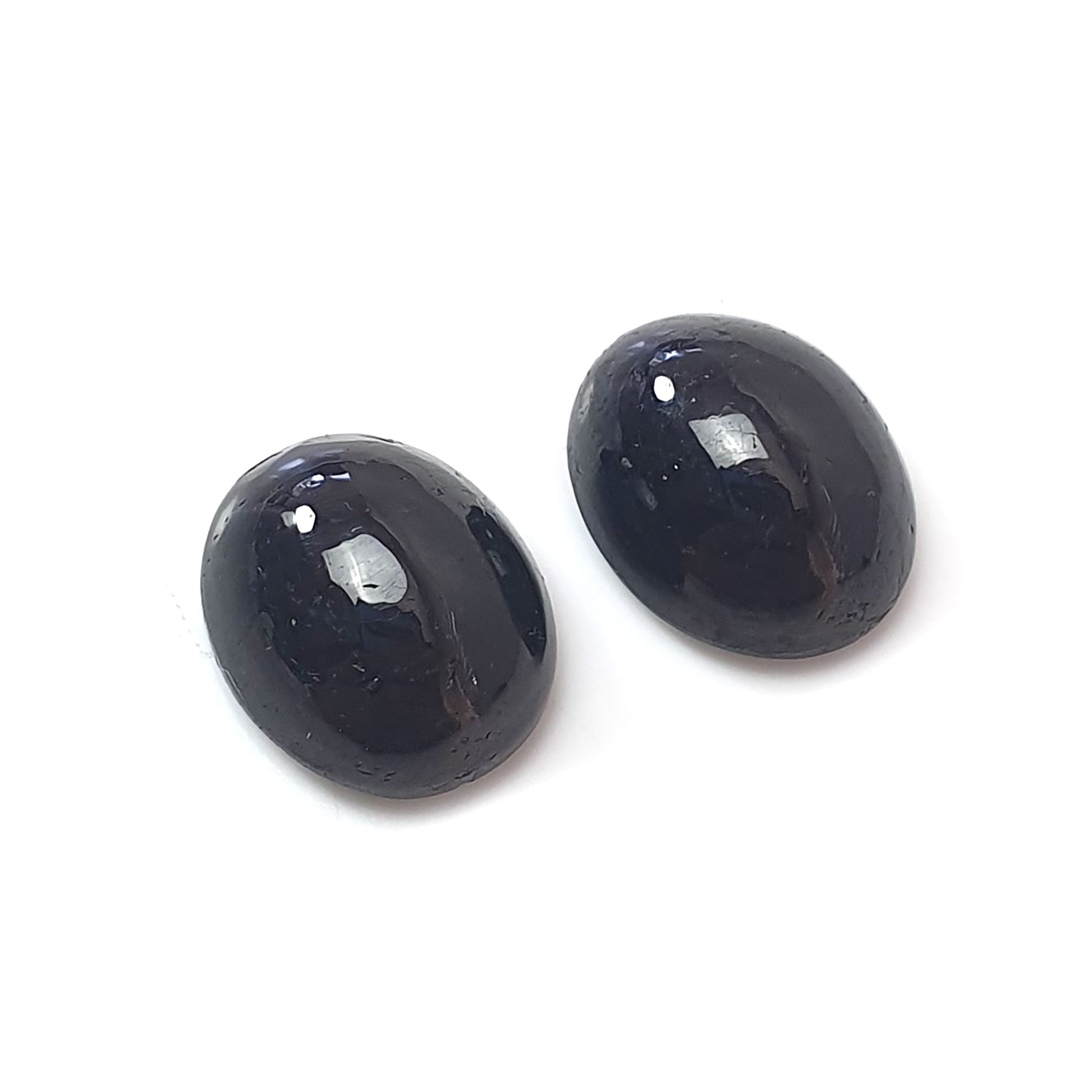 Ovale Saphir-Cabochons