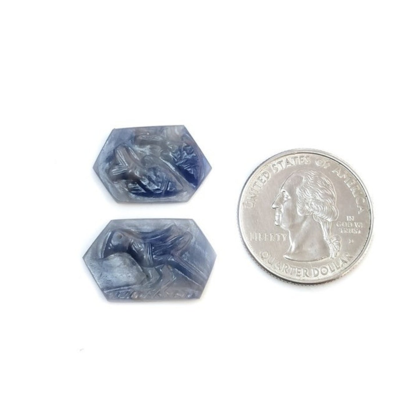 Scultura di uccelli e pesci in zaffiro