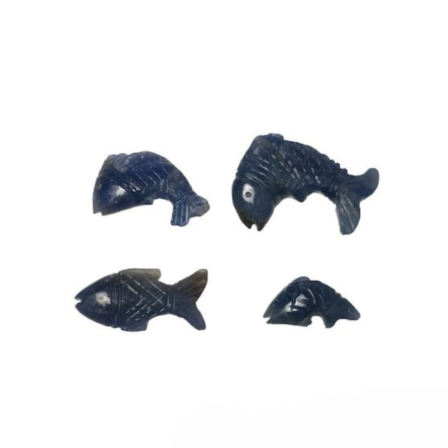 ブルーサファイアの魚の彫刻