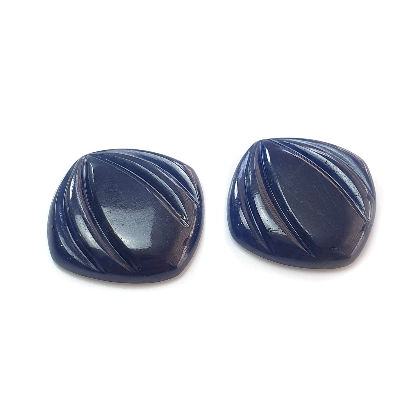 宝石用のブルーサファイア