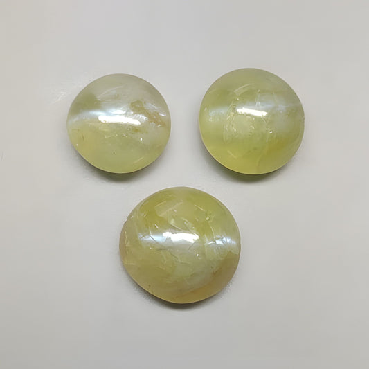 cat's eye cabochon gemstone